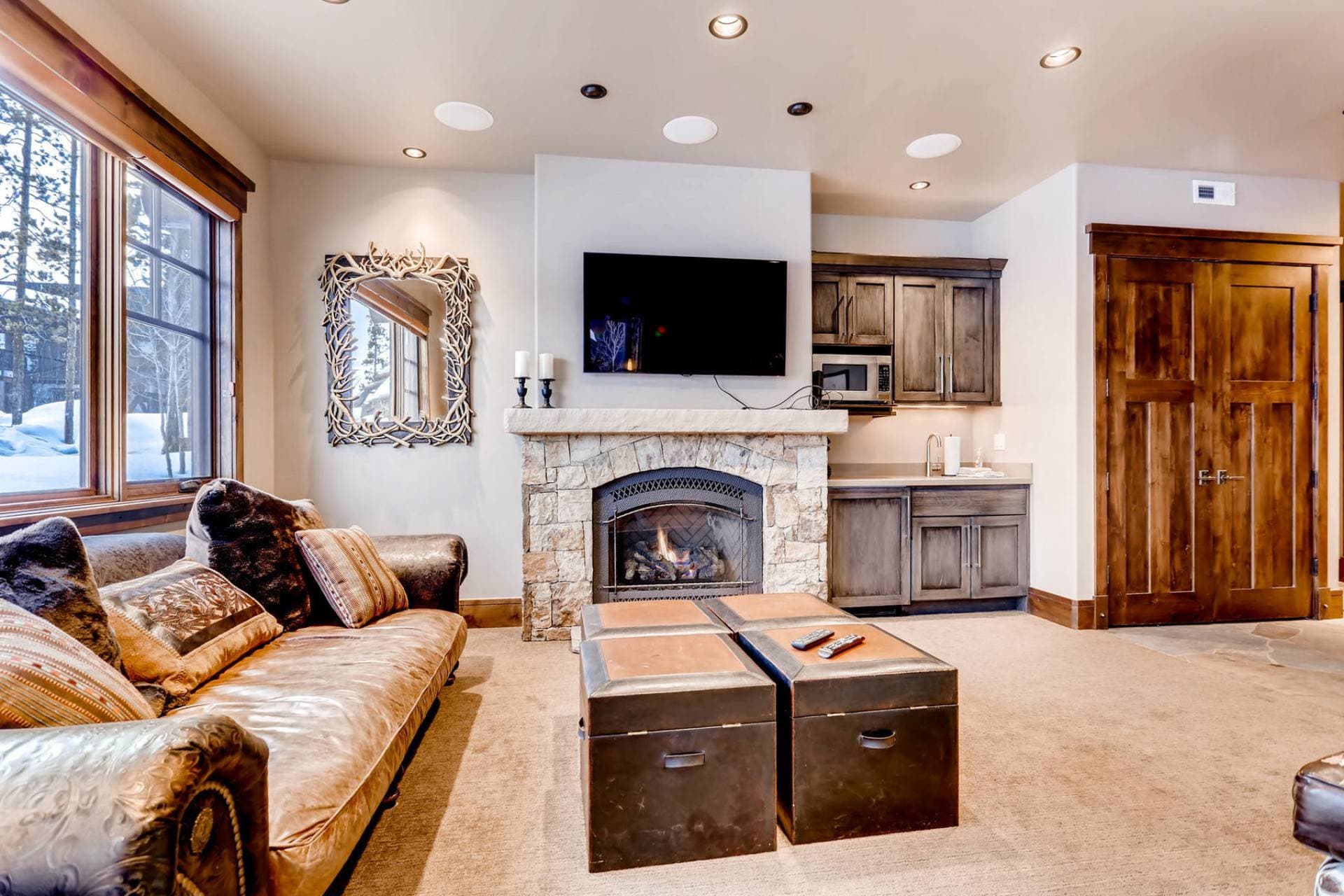 Monarch Place - Image 10