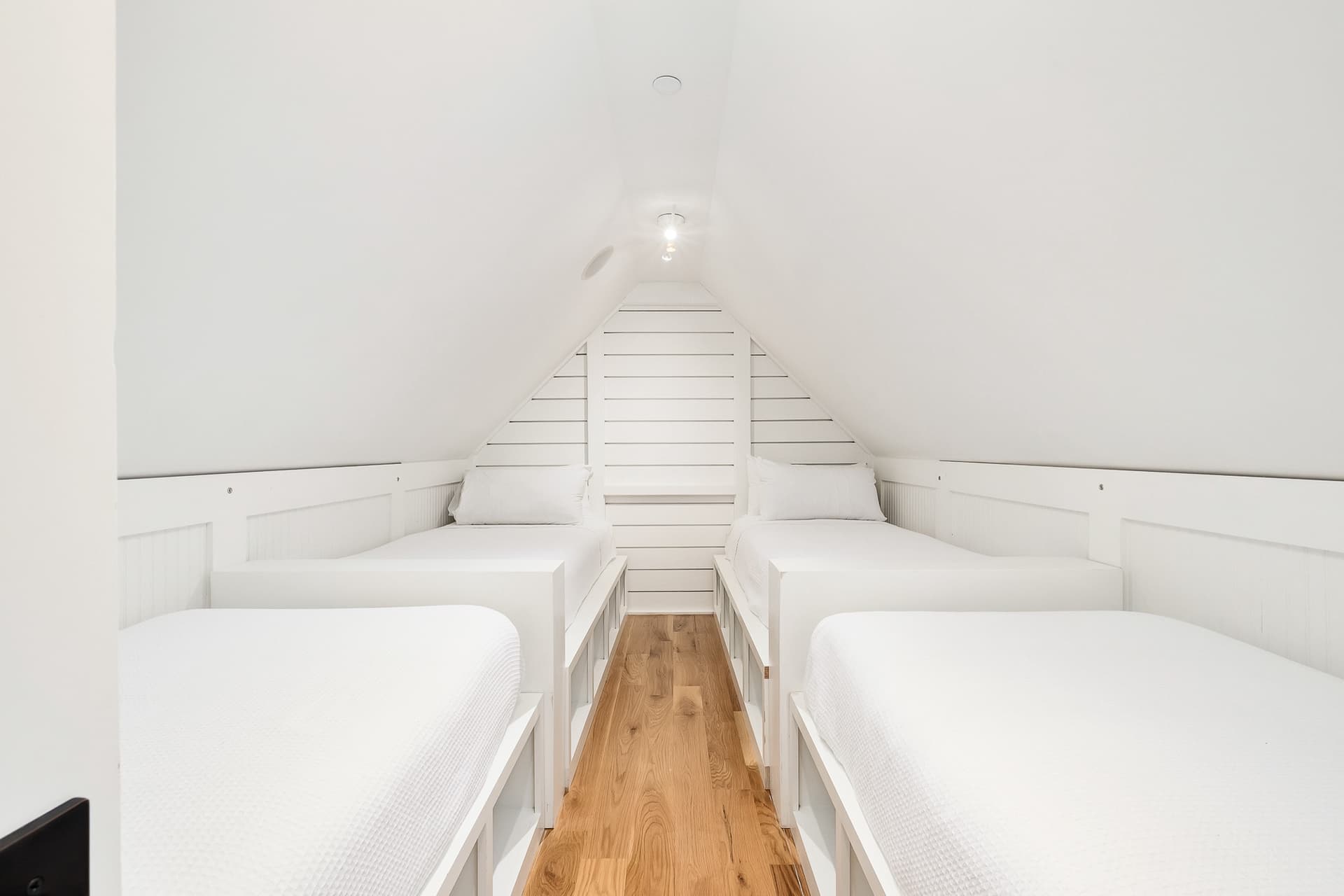 St. Ivory - Image 39