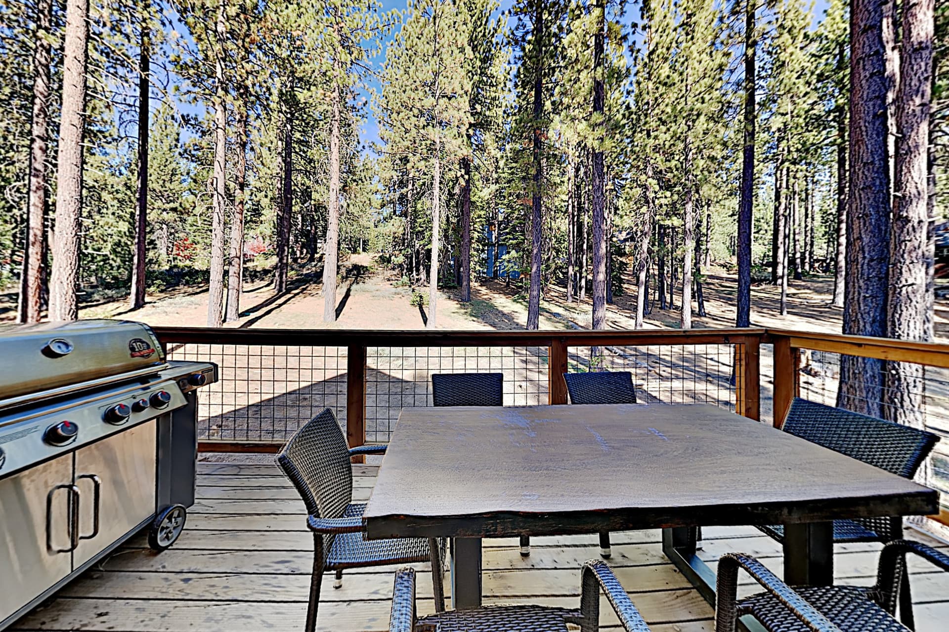 Luxury Mountain Retreat House - Image 22