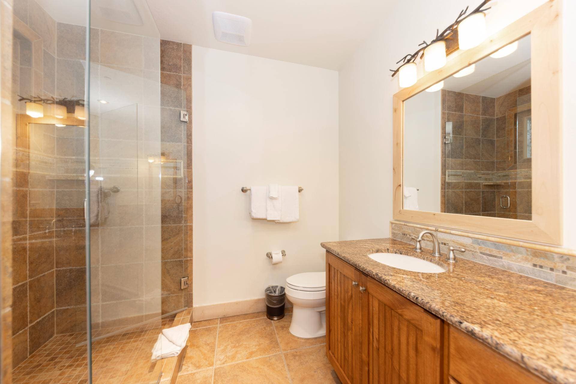 Fox Paw Lodge - Image 20