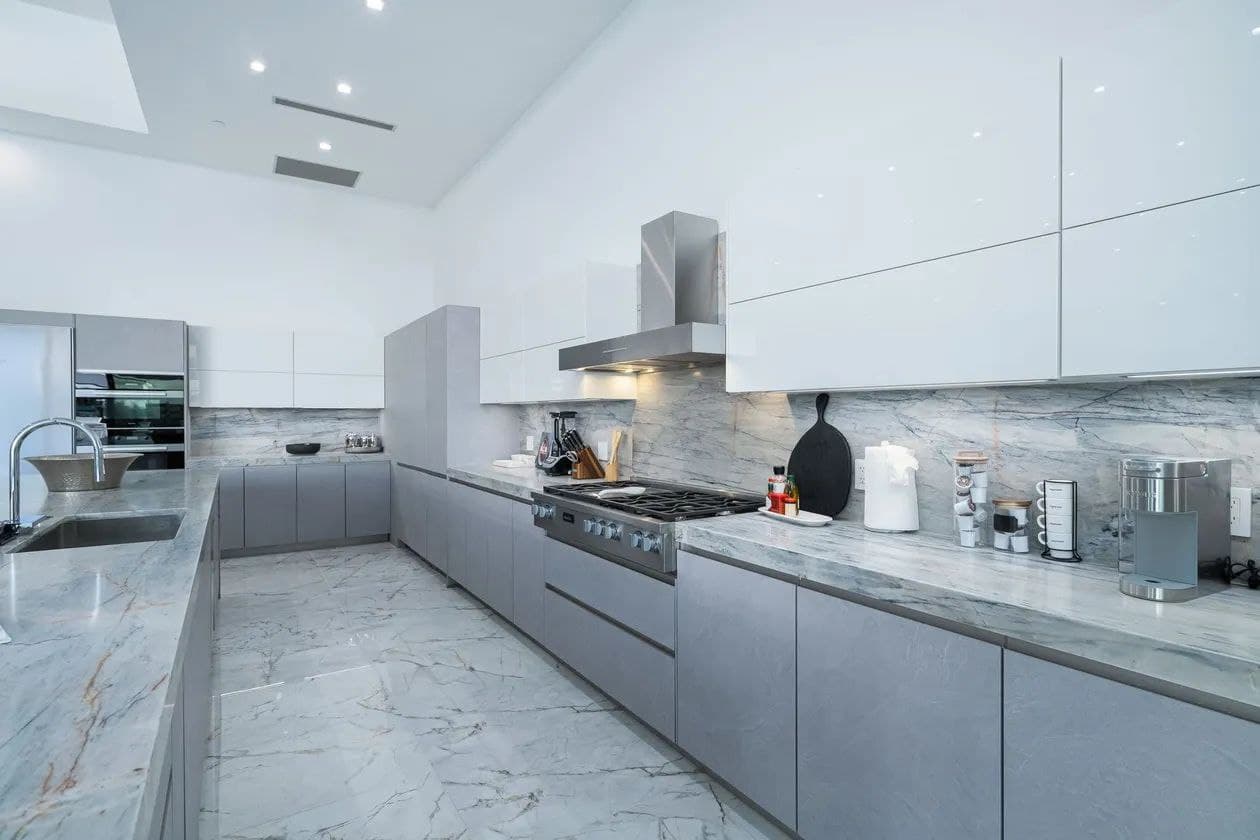 Bravo Villa #4 - Image 13