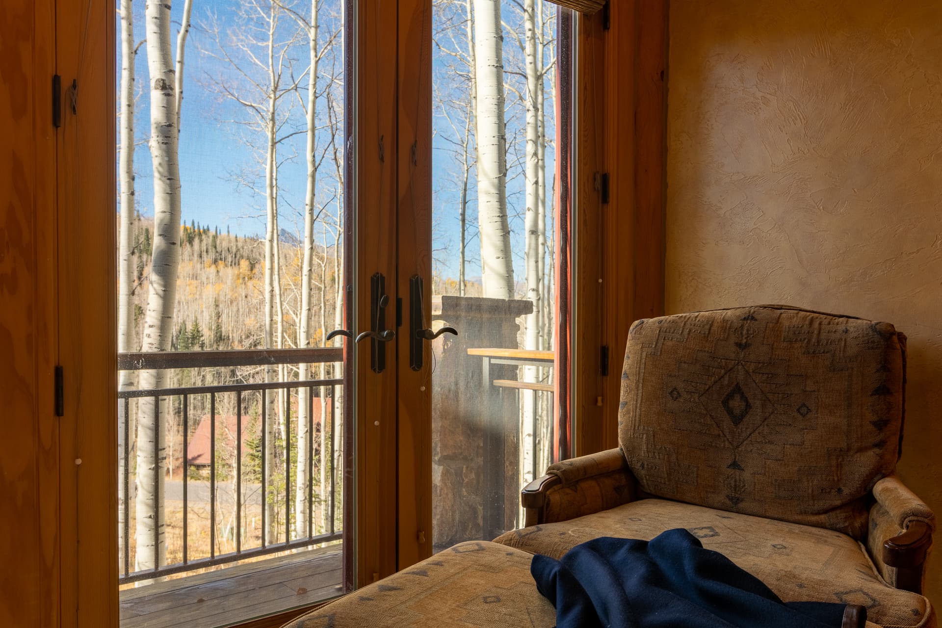 Log Out At Touchdown Retreat - Image 33