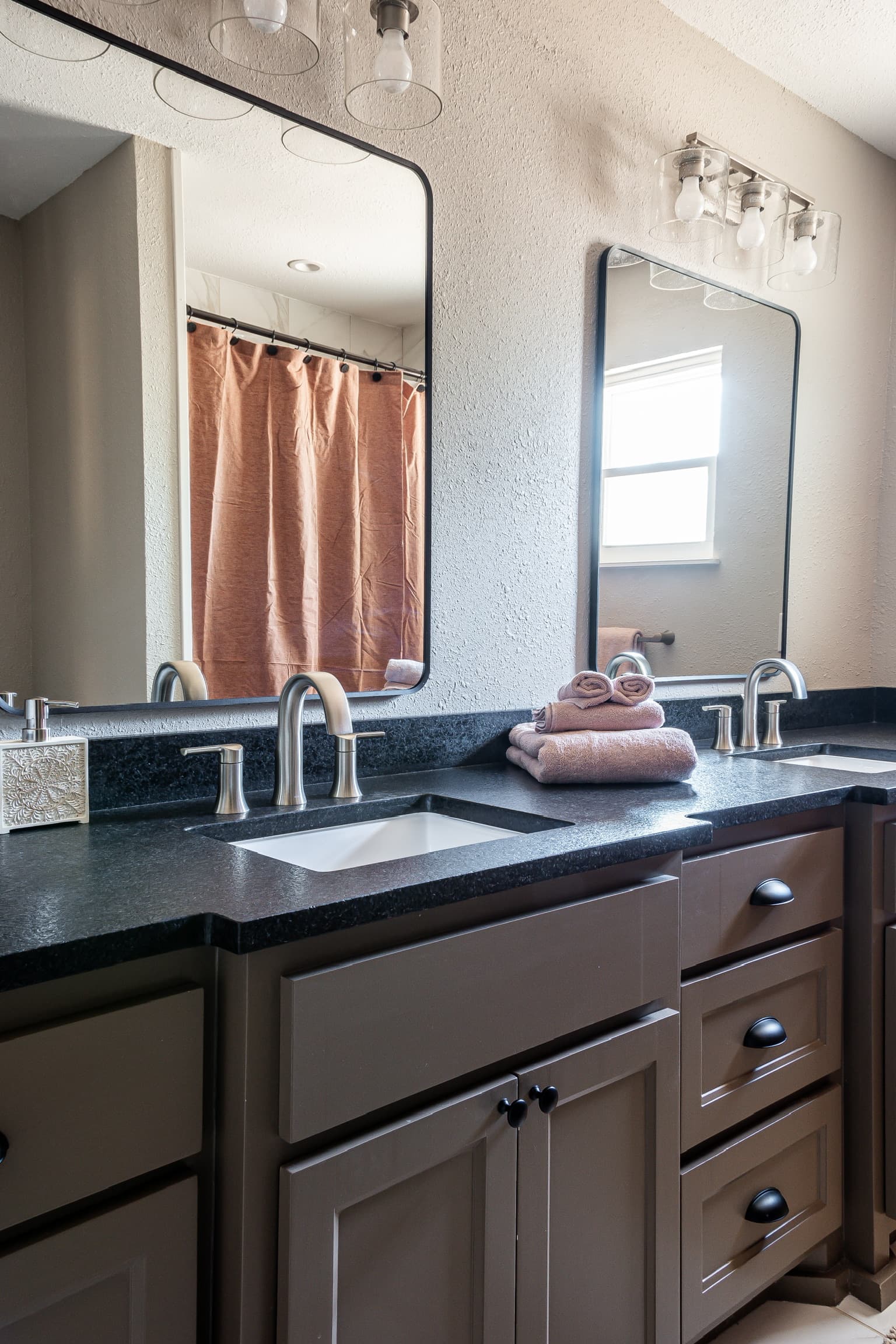 Gateway to the Sun - Image 9