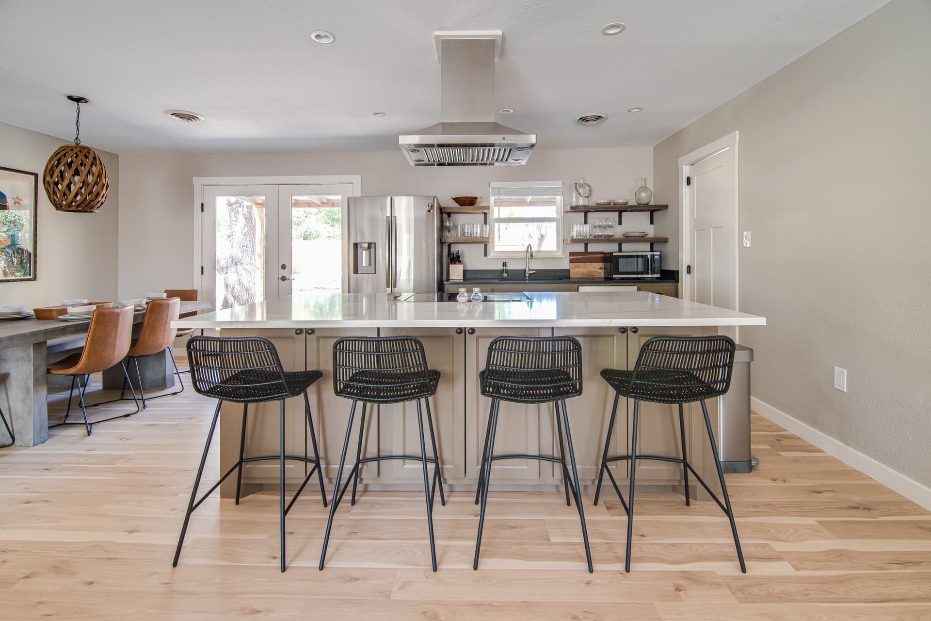 Gateway to the Sun - Image 19