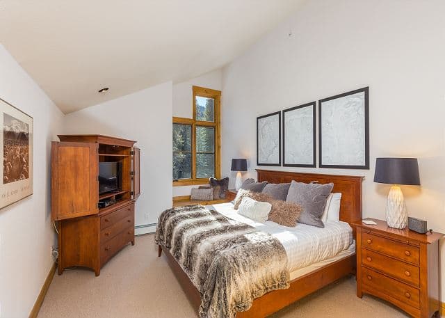 Summit Ridge Retreat - Image 10