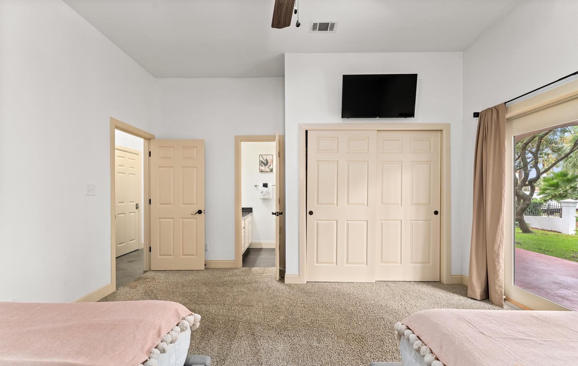 Paradise Isle - Image 30