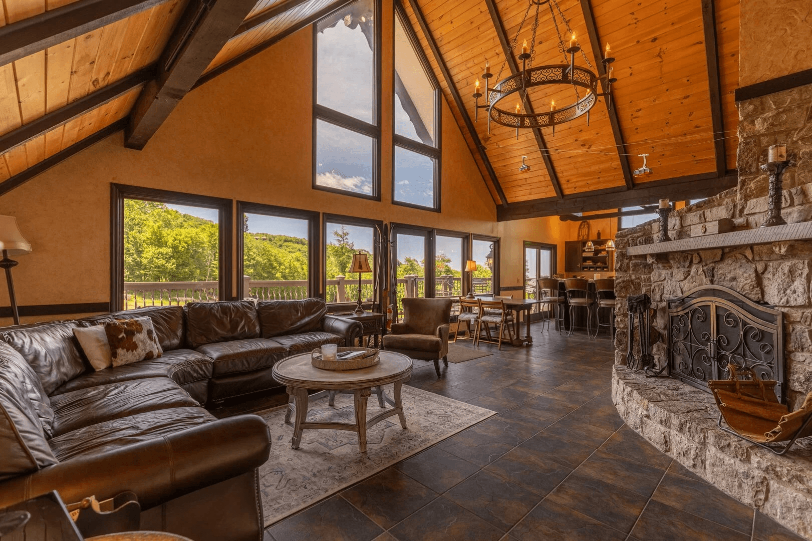 Halftime Haus - Image 3