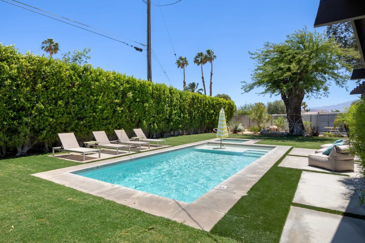 Hugh Kaptur's Mid Century Modern Oasis - Image 48