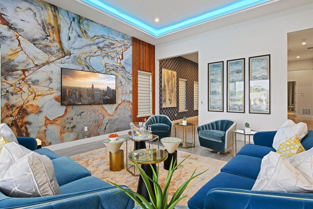 The Stunning Bear's Den Estate - Image 4