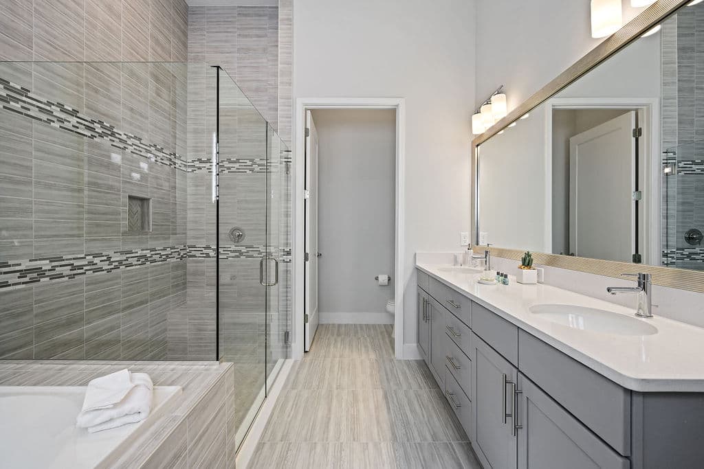 The Stunning Bear's Den Estate - Image 8