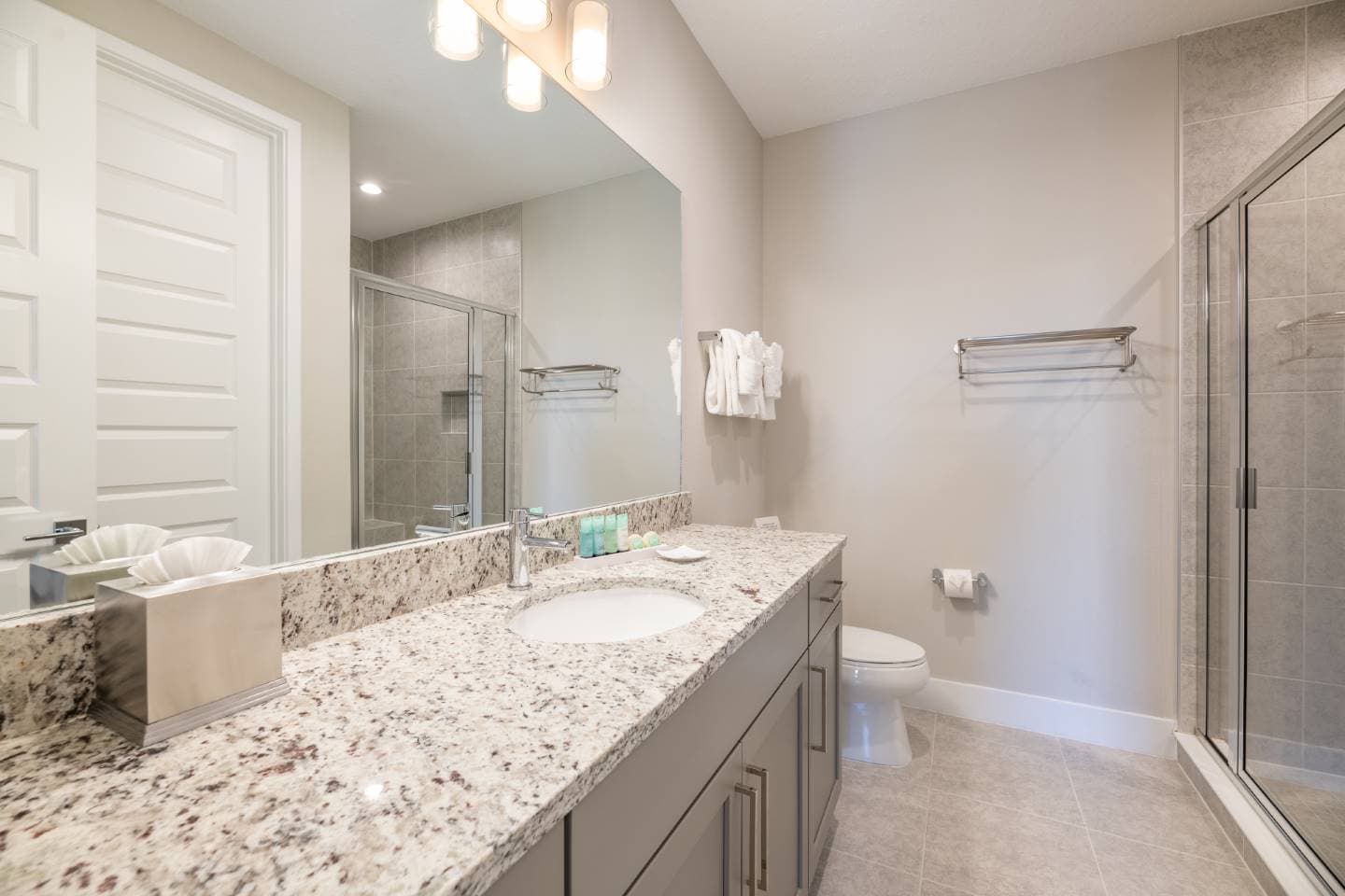 The Bright Bear's Den Oasis - Image 20