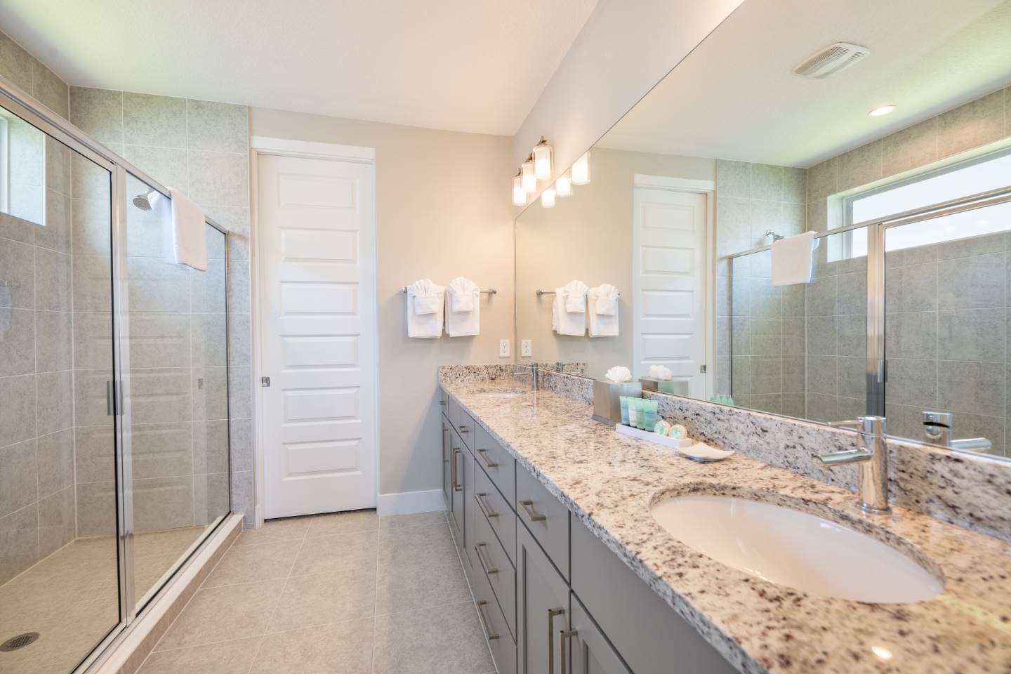 The Bright Bear's Den Oasis - Image 30