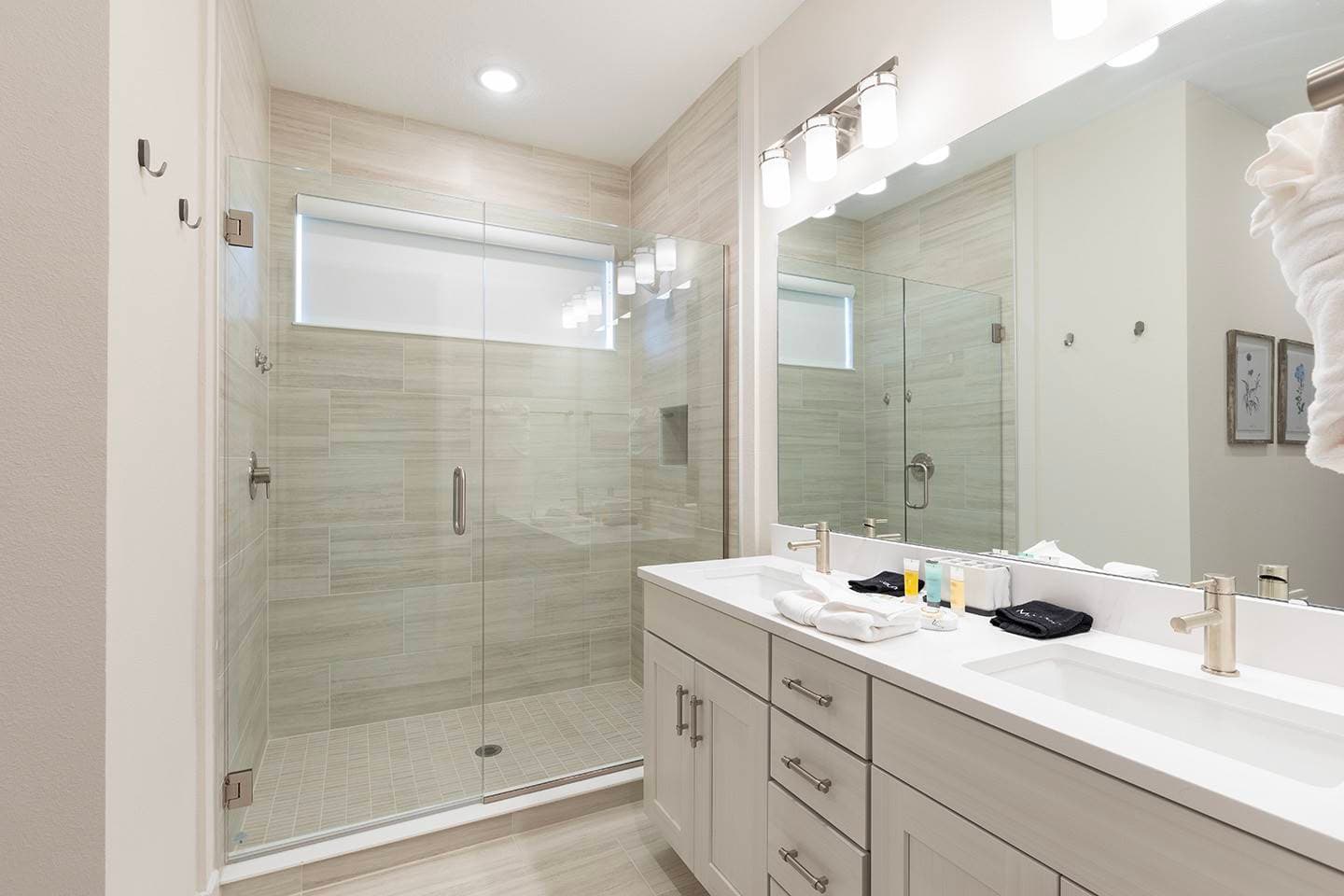 Magnificent Bear's Den - Image 14