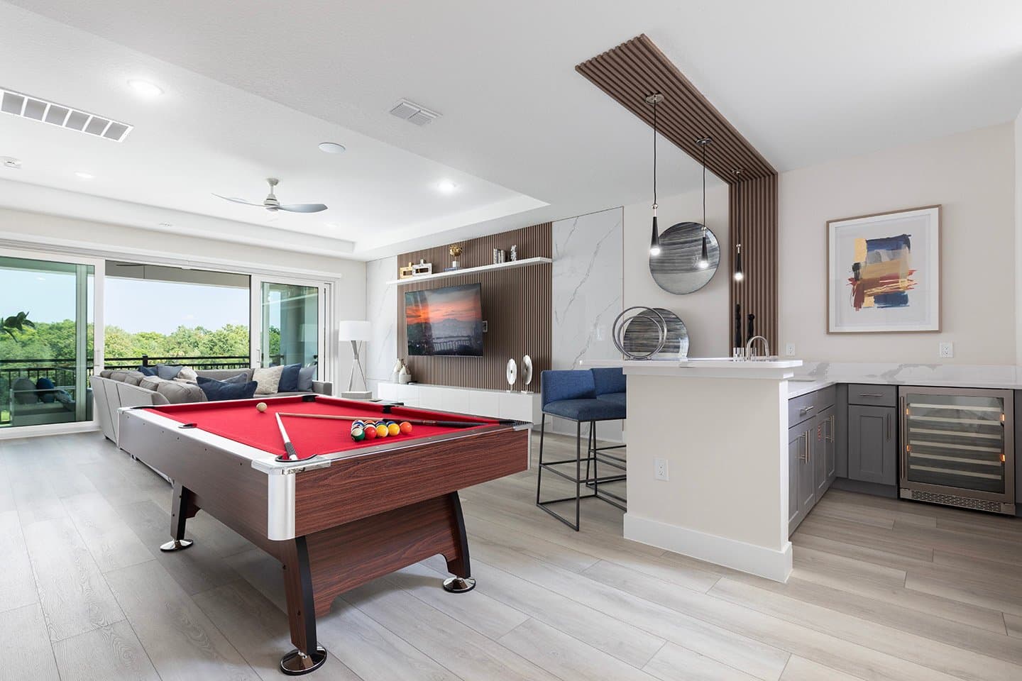 Magnificent Bear's Den - Image 31