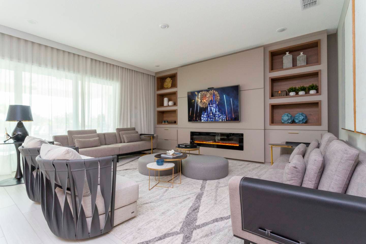 Kissimmee Mansion - Image 2