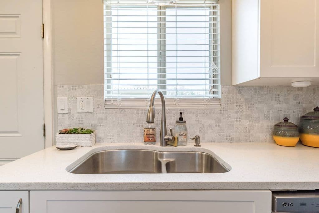 Rustic Modern Townhouse - Image 7