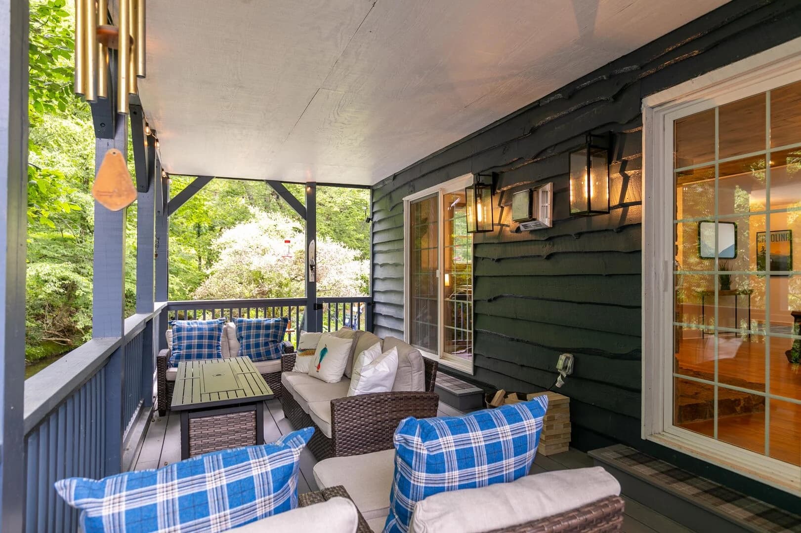 Riverside Retreat - Image 46