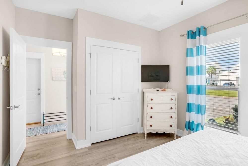 Beach Life - Image 3