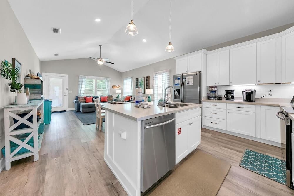 Beach Life - Image 20