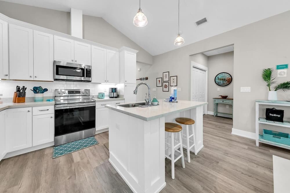 Beach Life - Image 22