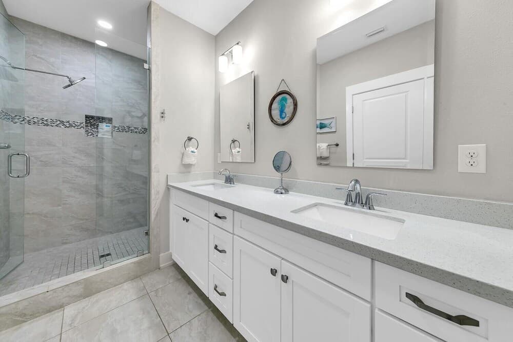 Beach Life - Image 34