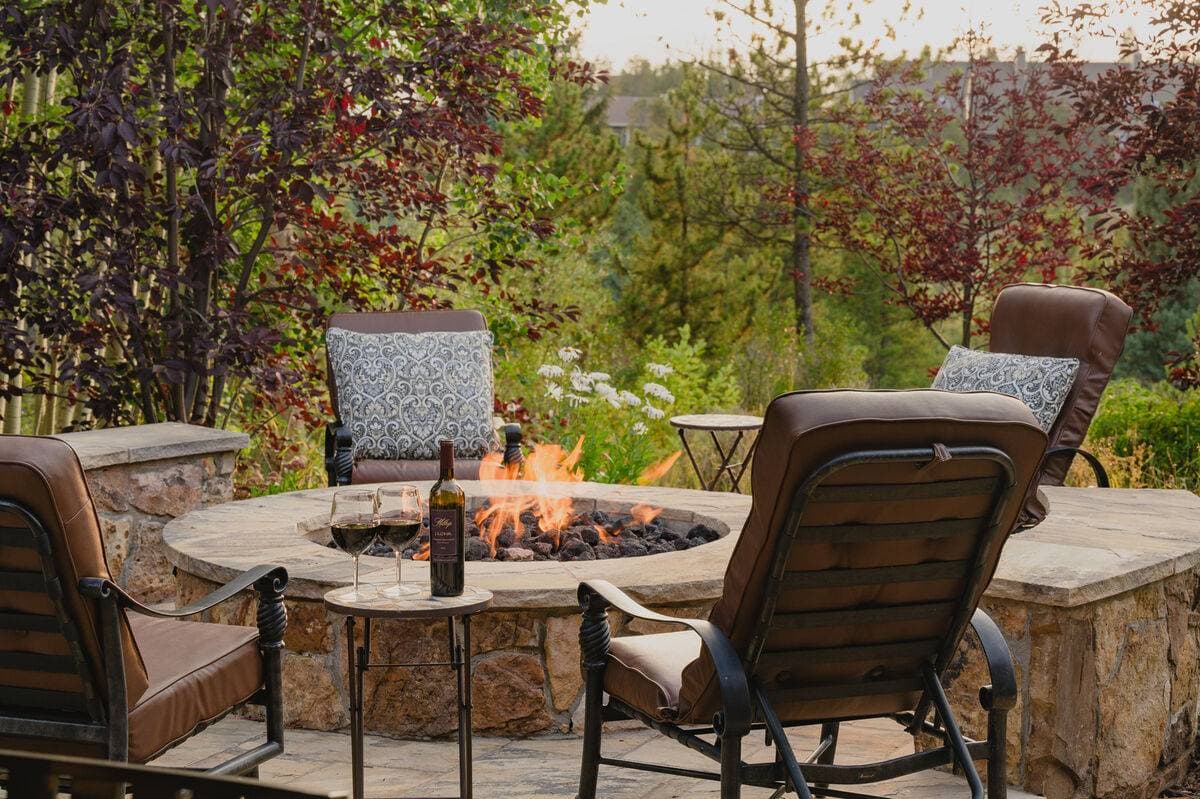 Four Sisters - Image 127