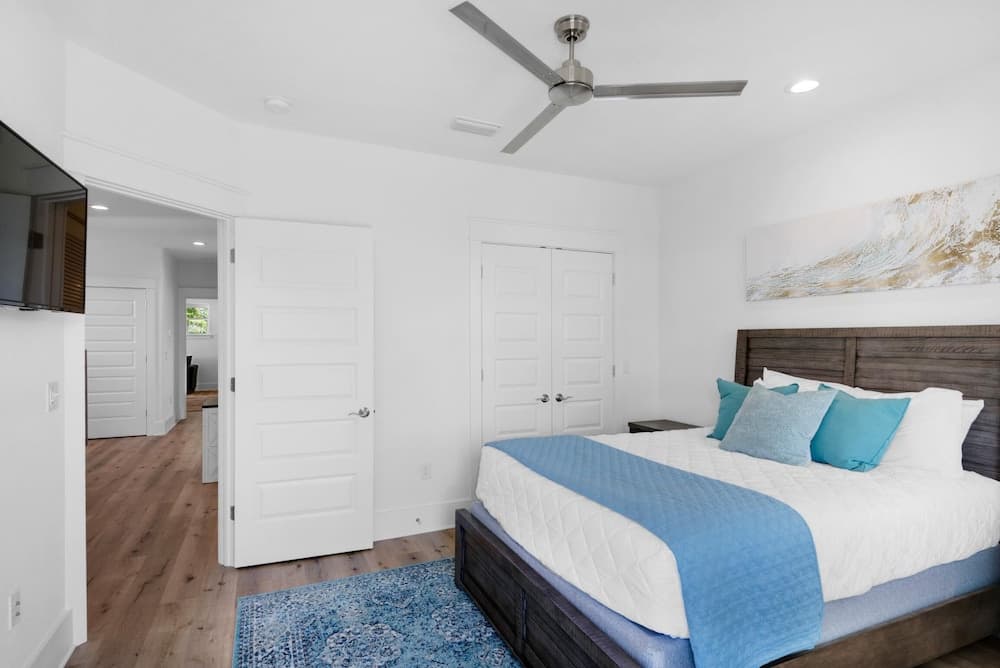 Bella Blue - Image 17