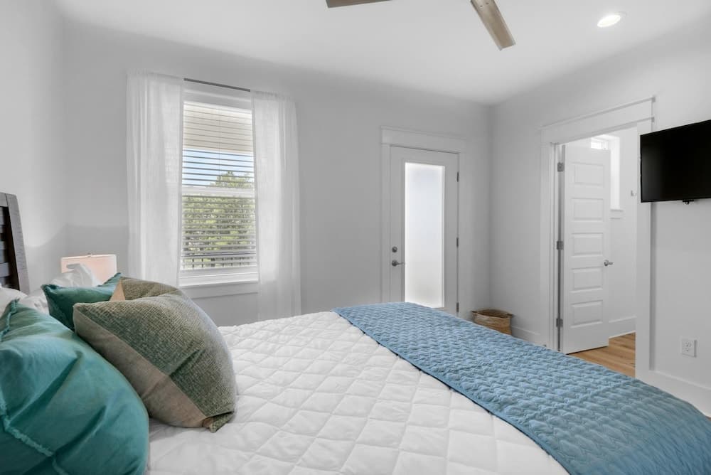 Bella Blue - Image 19