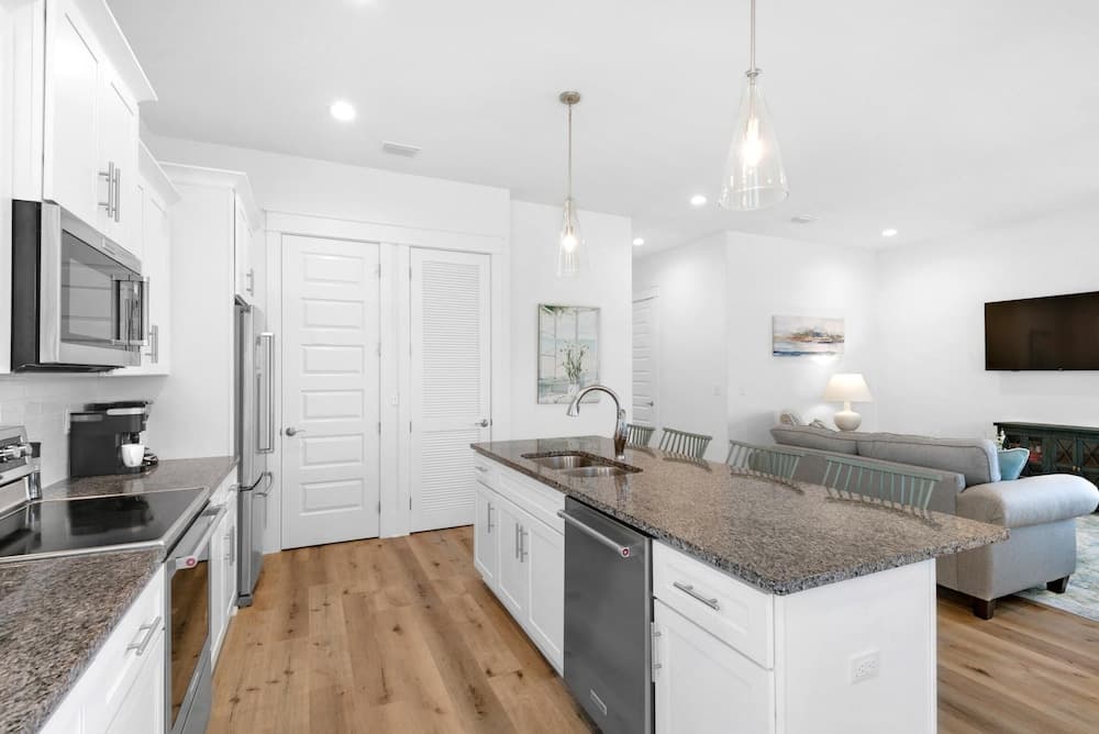 Bella Blue - Image 8