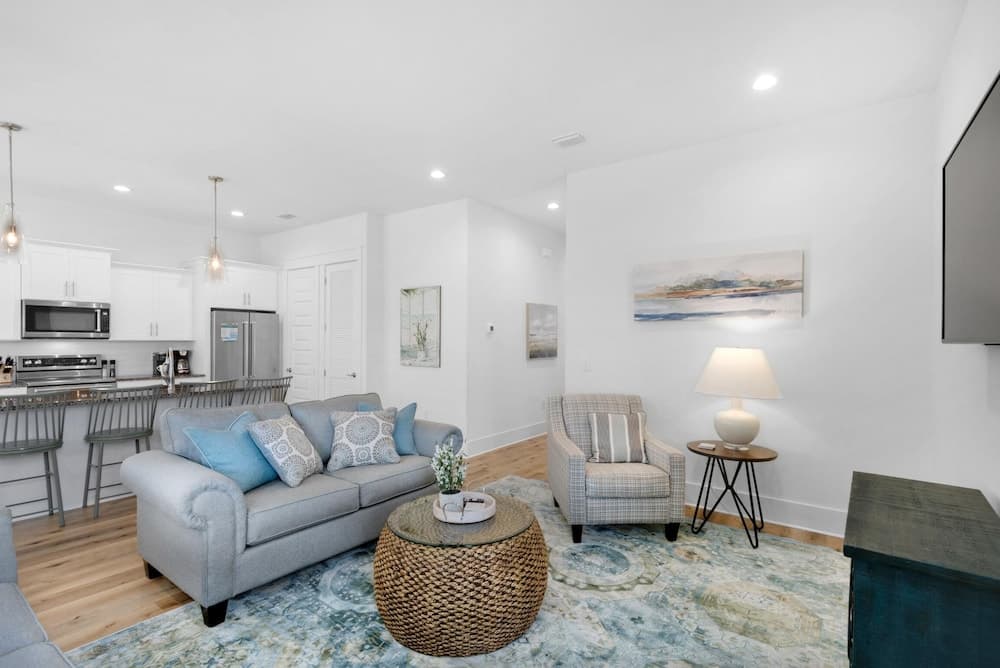 Bella Blue - Image 3