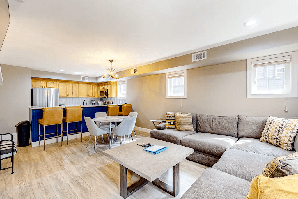 Still Lake Getaway - Image 3