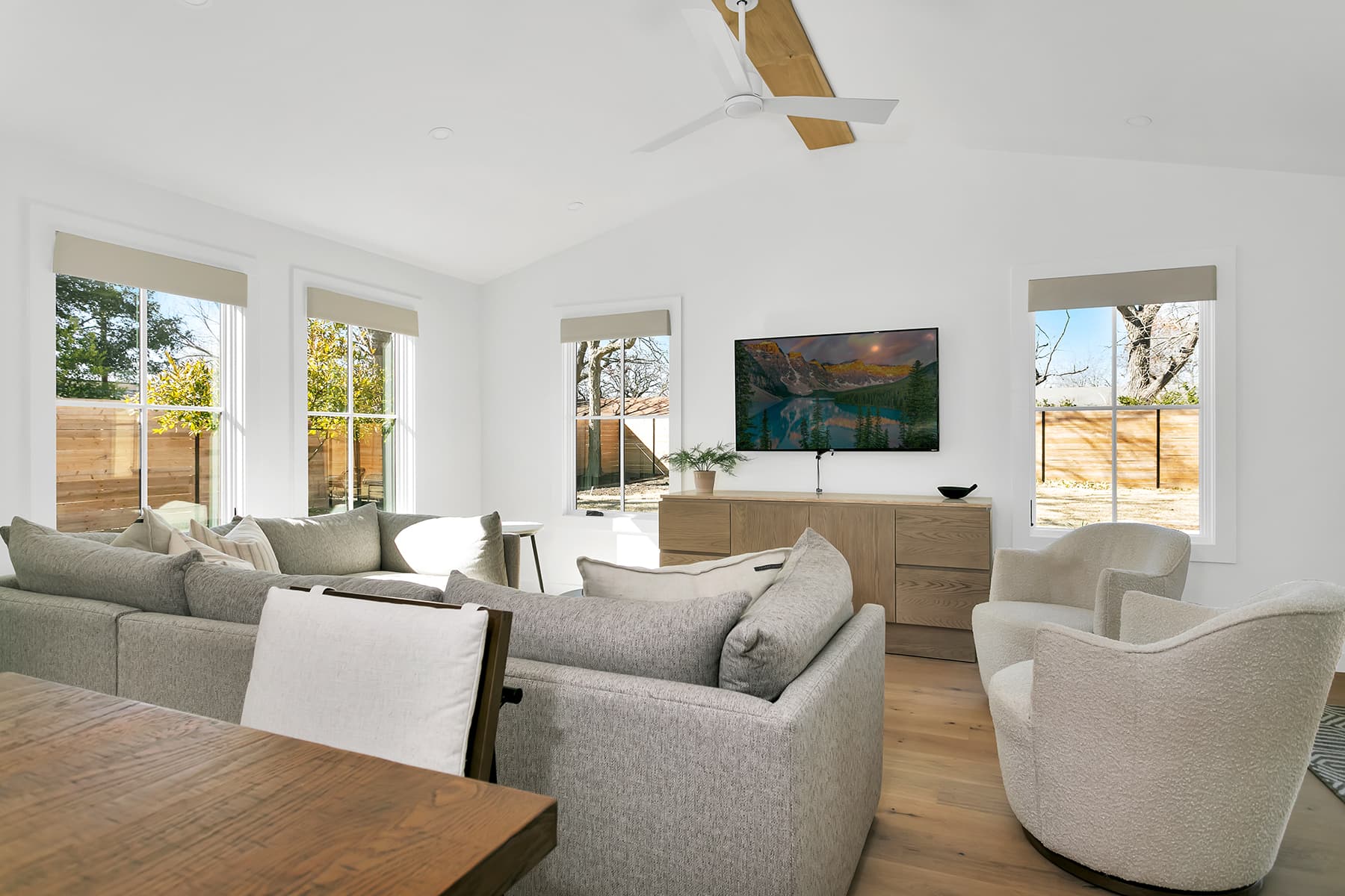 Biscuit House - Image 5