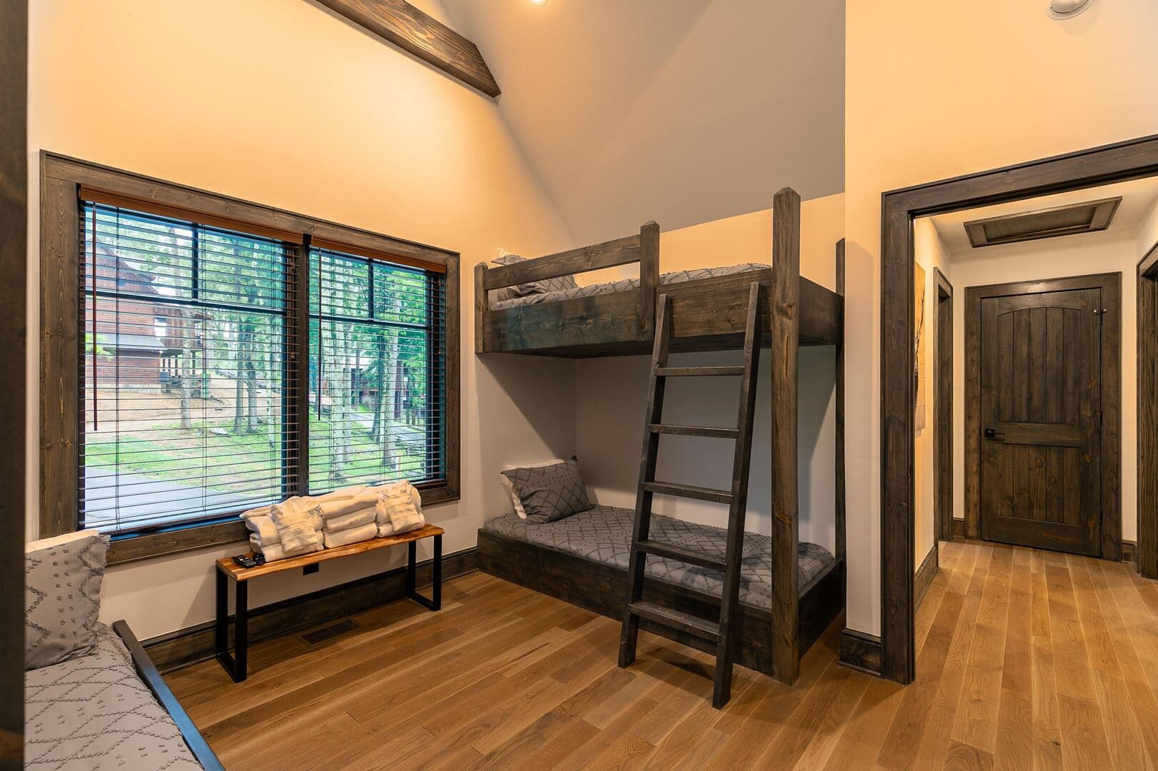 Teddy Bear's Retreat - Image 16