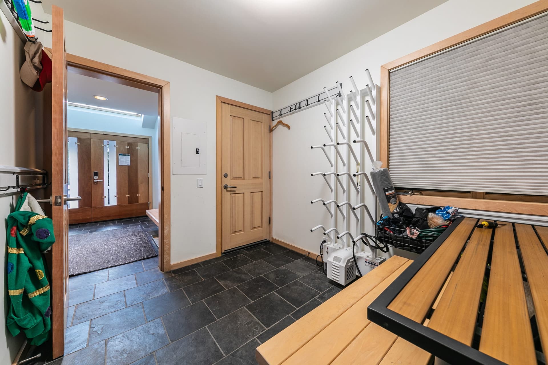 Bright Alpine Retreat - Image 7