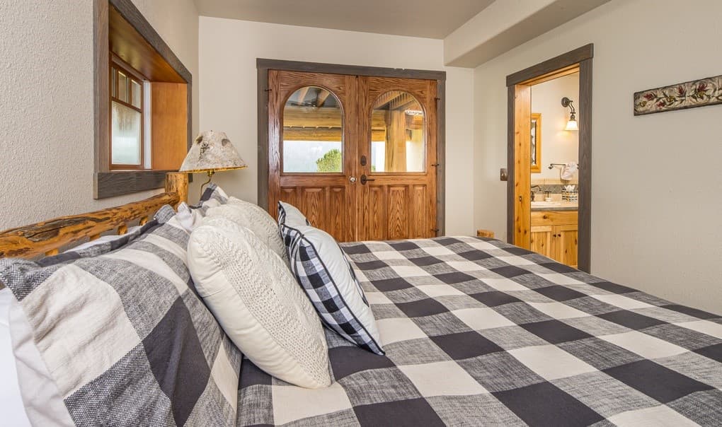 Upper Beehive Basin - Image 41