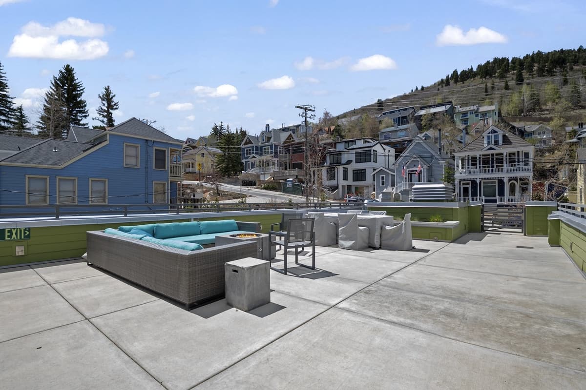 Mountain Luxe Retreat on Main - Image 28