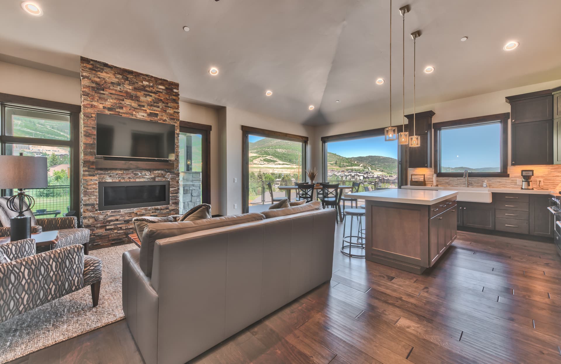 Blackstone Residences #3D - Image 2