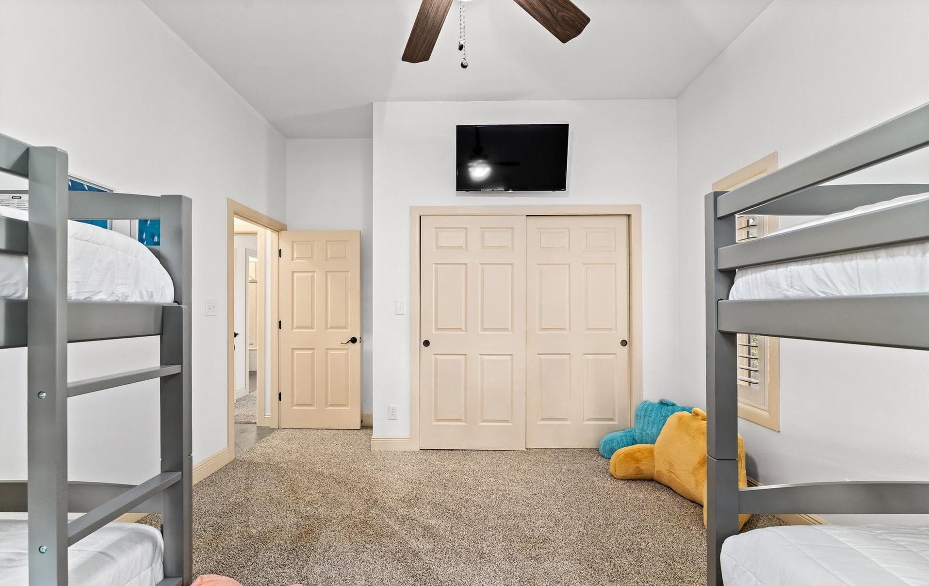 Paradise Isle - Image 27