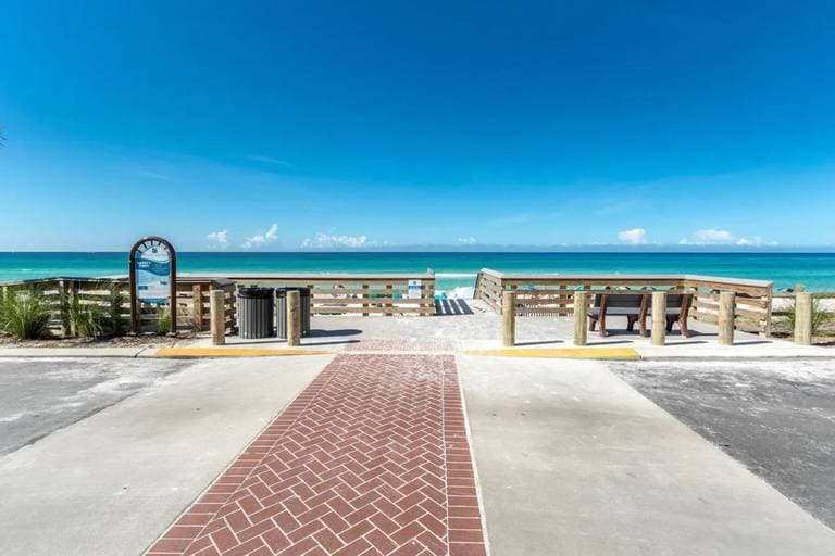 Charming Blue Haven - Image 34