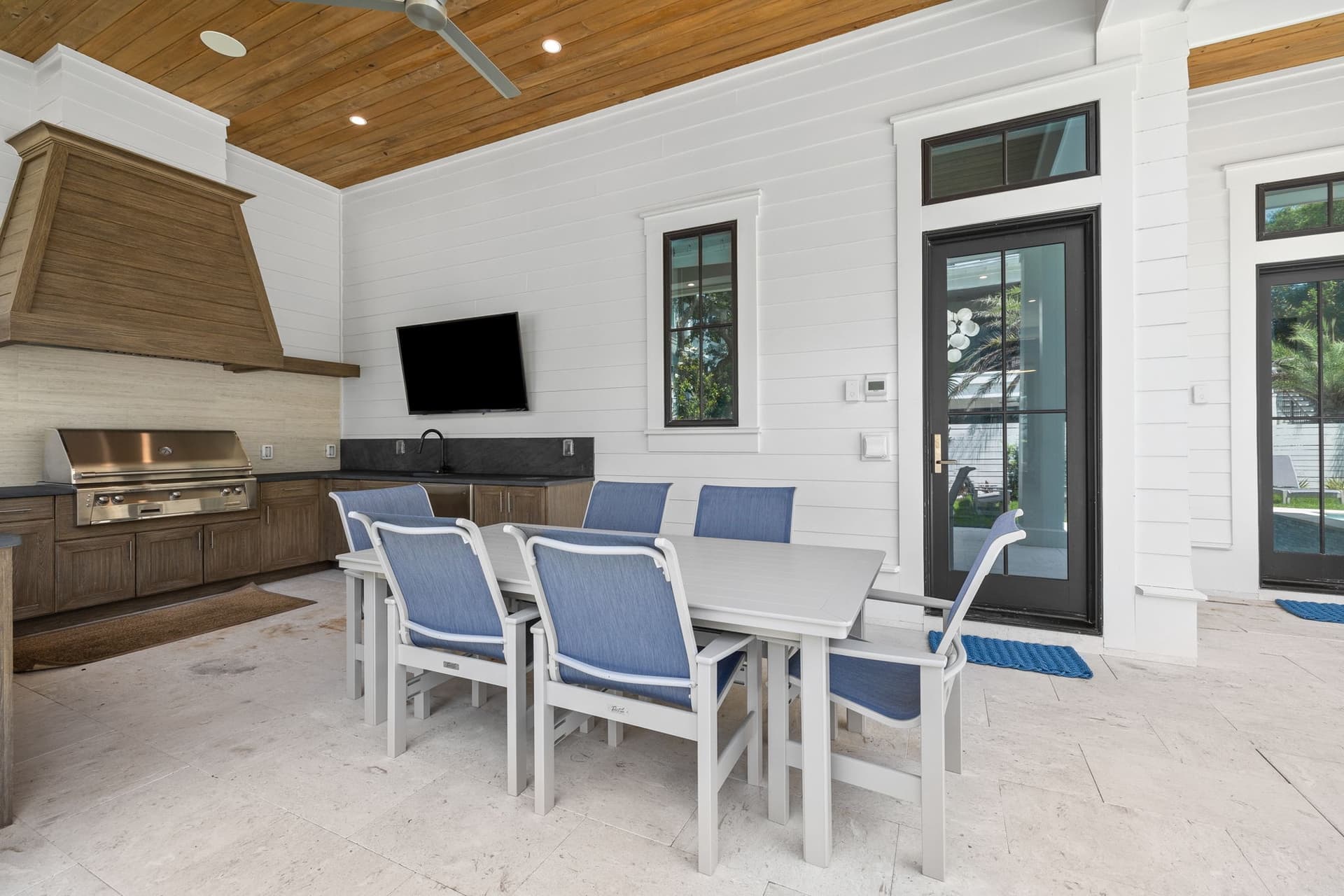 Drift Away Manor - Image 35