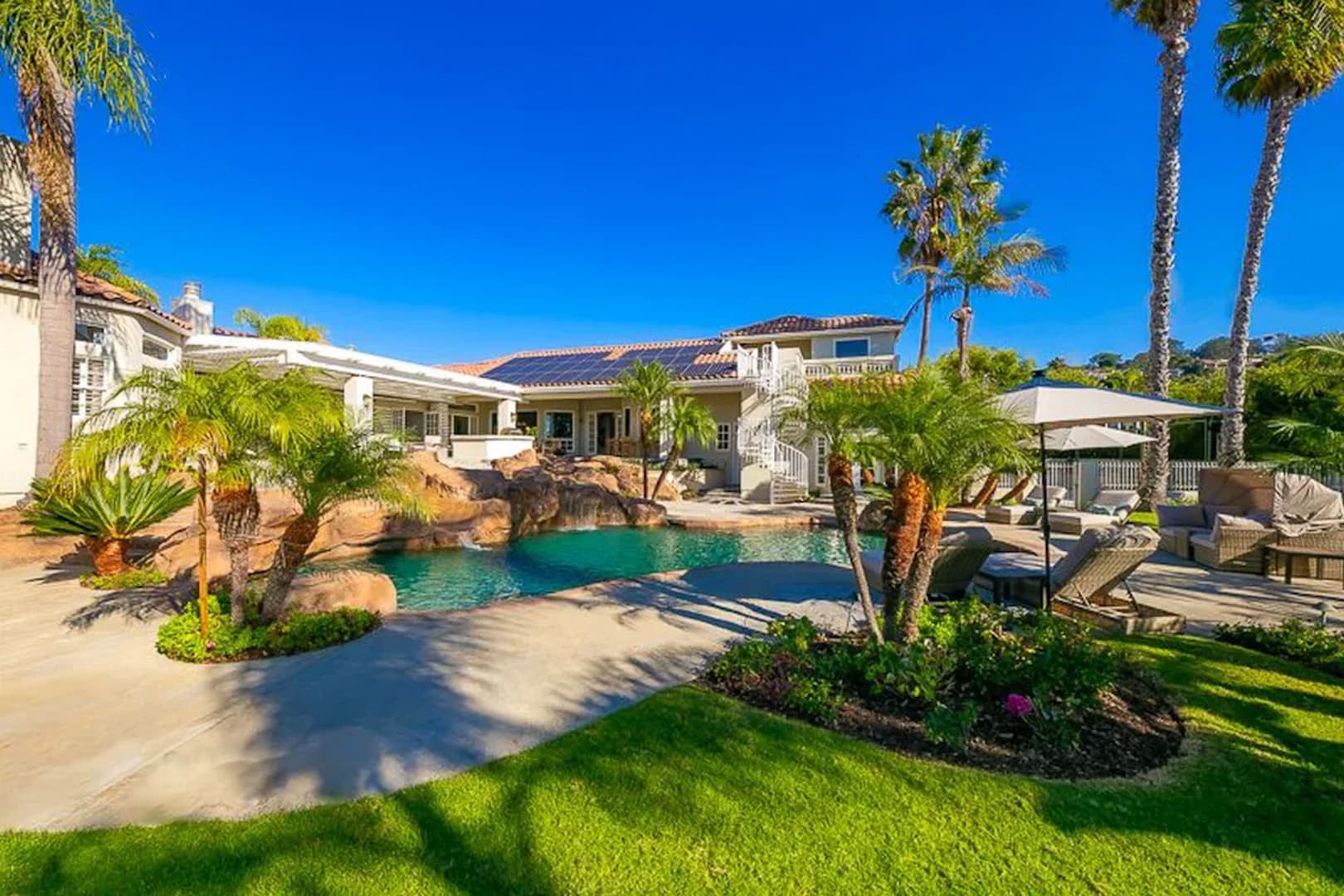 La Jolla Lifestyle - Image 1