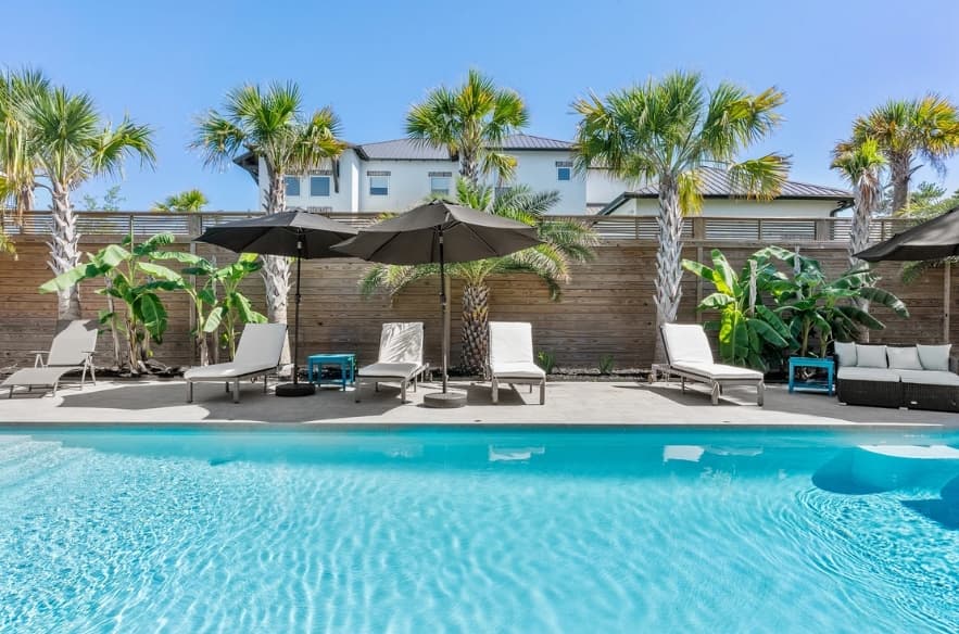 Happy by the Sea - Image 66