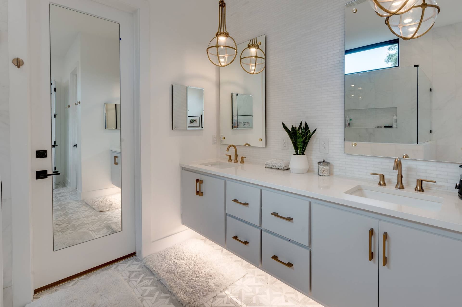 Austin Bella - Image 19