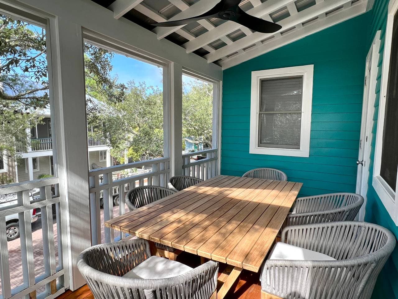 Toes in the Water Home - Image 21