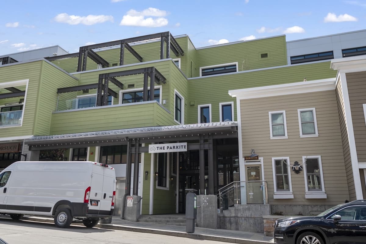 Mountain Luxe Retreat on Main - Image 42