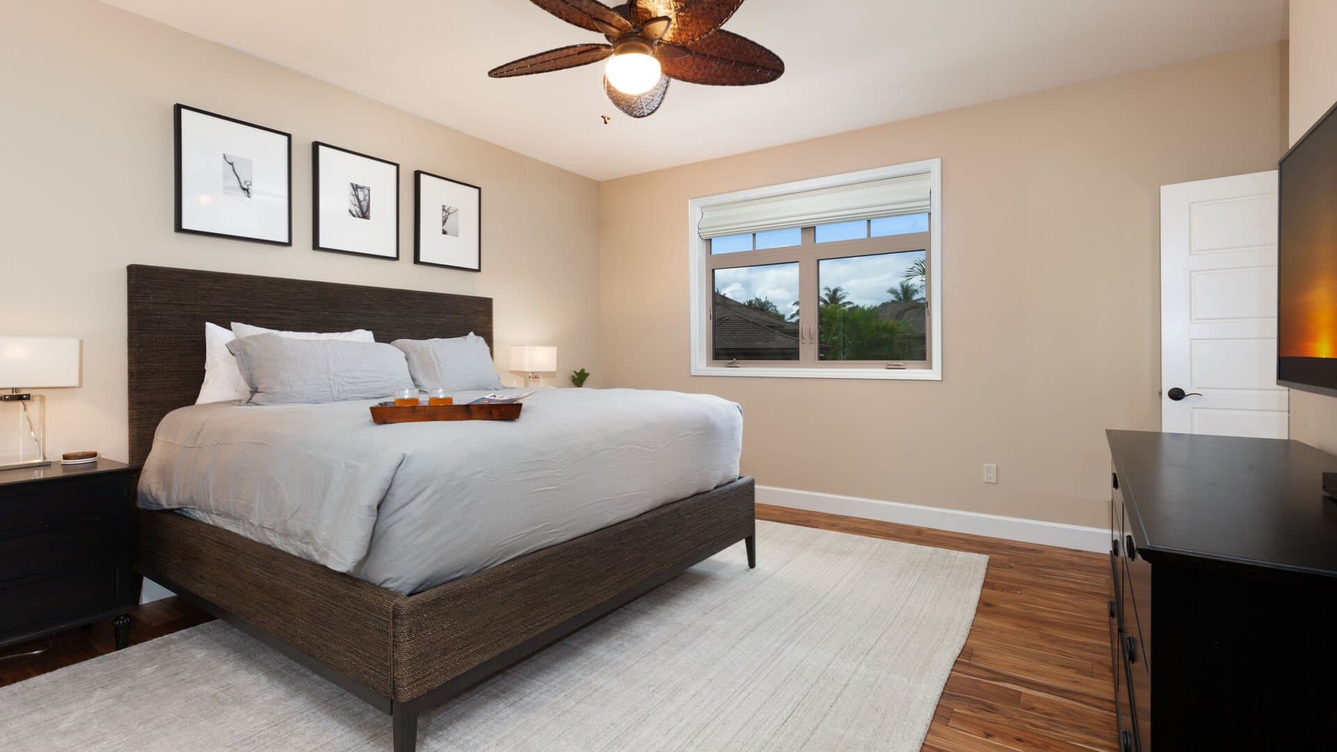 Hawaii Roma - Image 12