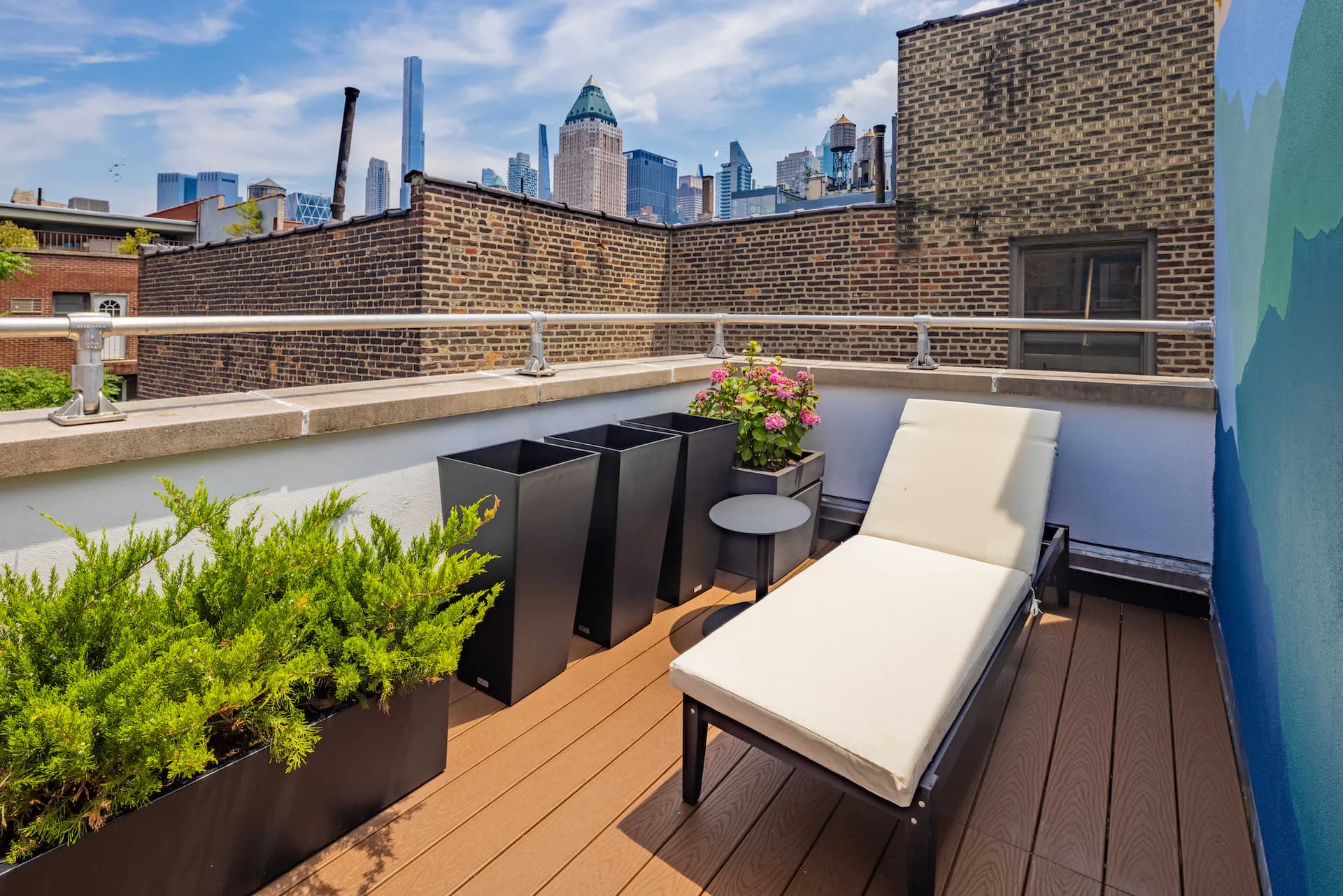 Gotham House III - Image 20