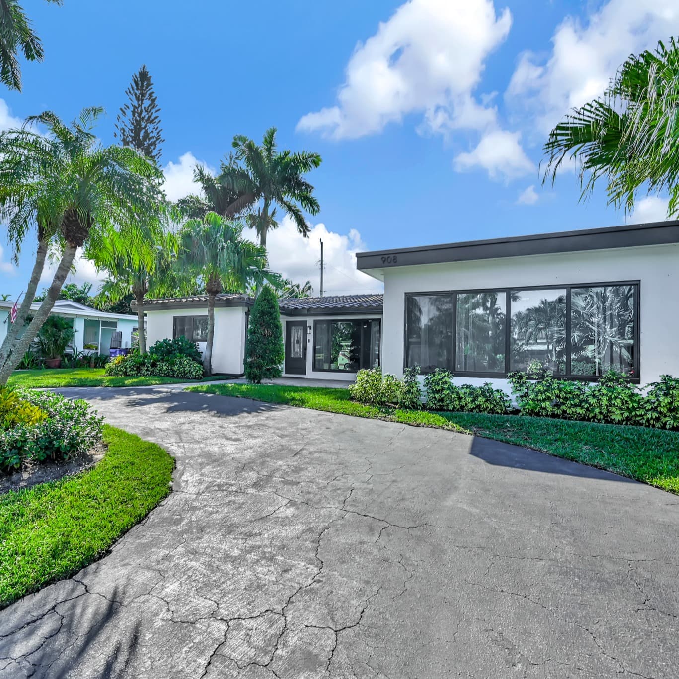 Robinson Place - Image 53