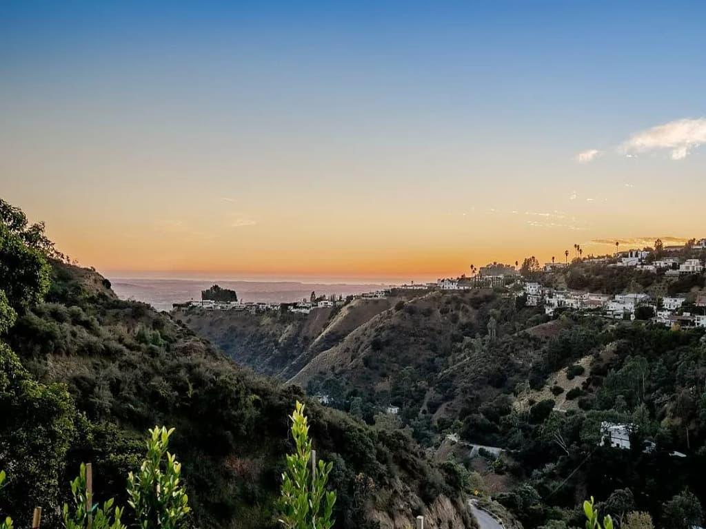 Monarch Modern - Image 56