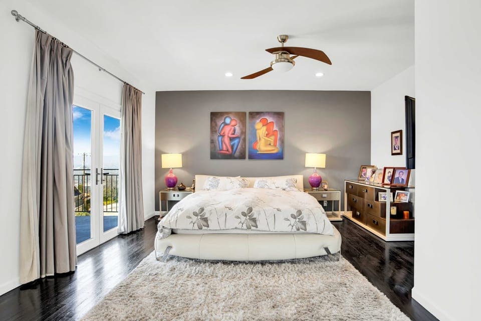 Pacific View Artist's Home - Image 16